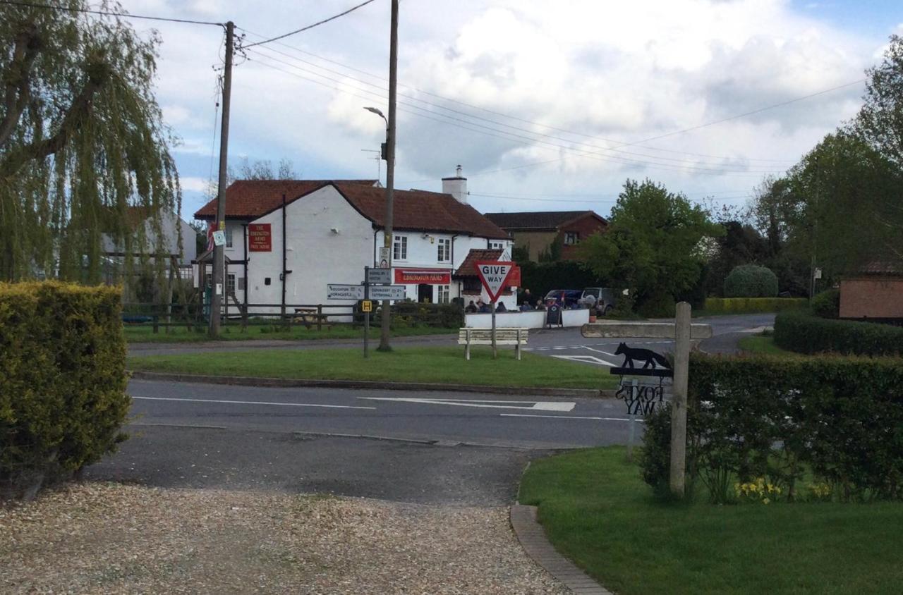 Foxes Den At Foxesway Bed & Breakfast Kirkby on Bain ภายนอก รูปภาพ