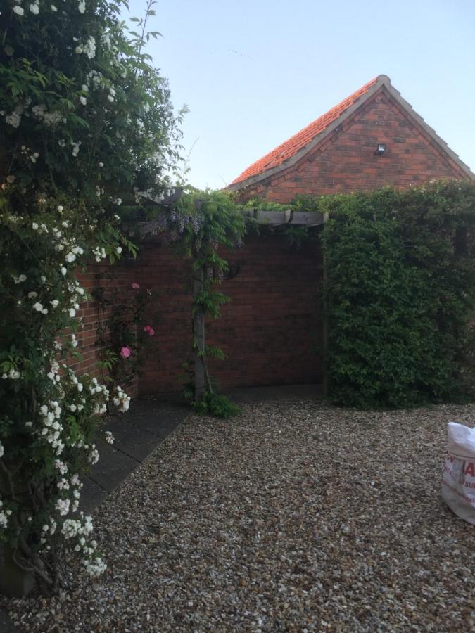 Foxes Den At Foxesway Bed & Breakfast Kirkby on Bain ภายนอก รูปภาพ