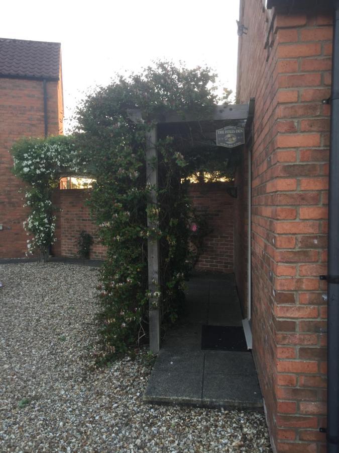 Foxes Den At Foxesway Bed & Breakfast Kirkby on Bain ภายนอก รูปภาพ